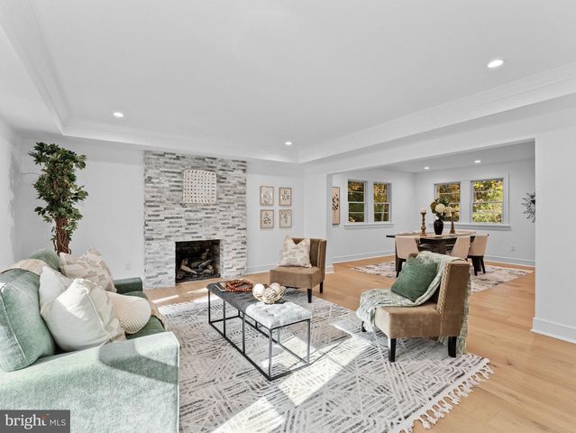 40 E CENTENNIAL DR, Medford, NJ 08055