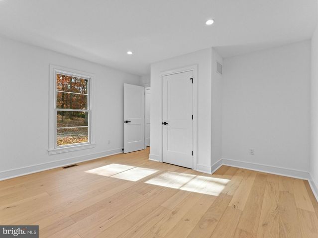 40 E CENTENNIAL DR, Medford, NJ 08055