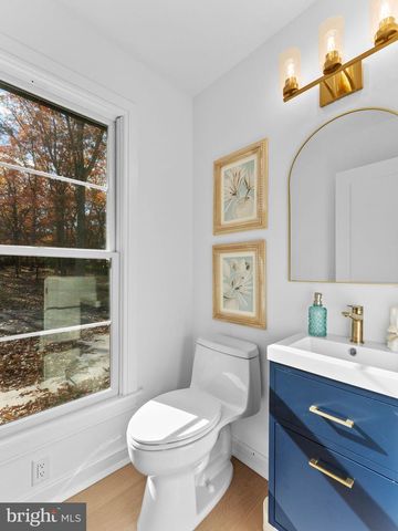 40 E CENTENNIAL DR, Medford, NJ 08055