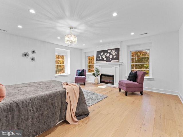 40 E CENTENNIAL DR, Medford, NJ 08055