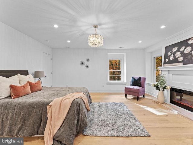 40 E CENTENNIAL DR, Medford, NJ 08055