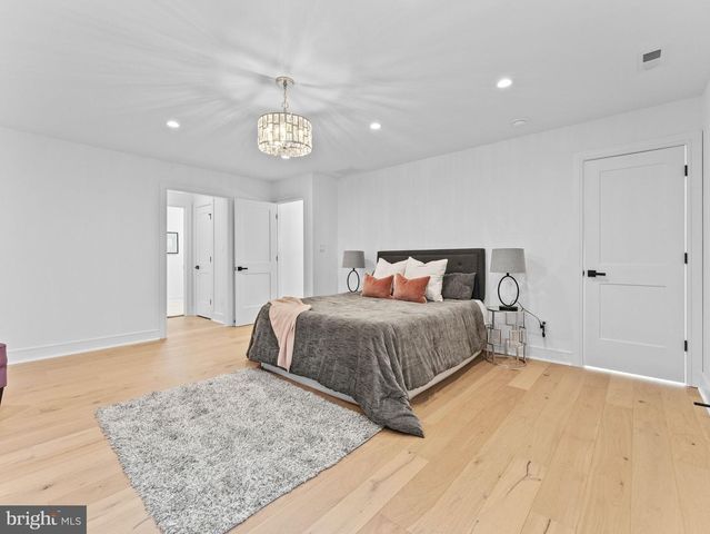 40 E CENTENNIAL DR, Medford, NJ 08055