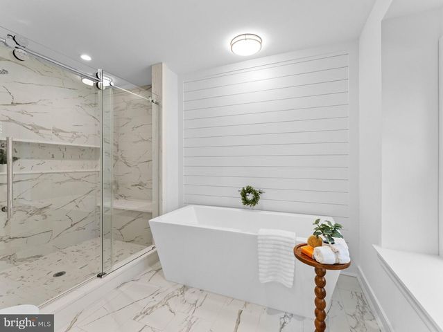 40 E CENTENNIAL DR, Medford, NJ 08055