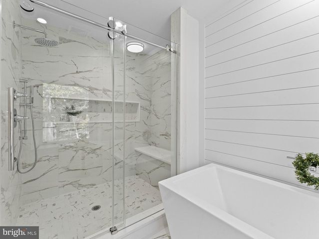 40 E CENTENNIAL DR, Medford, NJ 08055