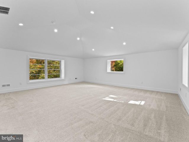 40 E CENTENNIAL DR, Medford, NJ 08055