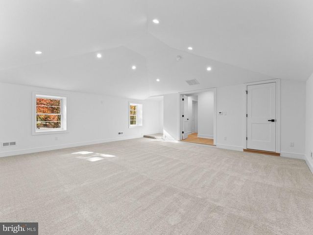 40 E CENTENNIAL DR, Medford, NJ 08055