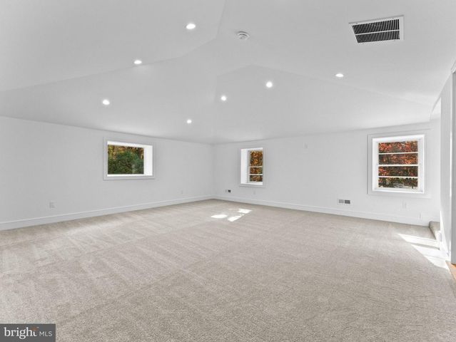 40 E CENTENNIAL DR, Medford, NJ 08055