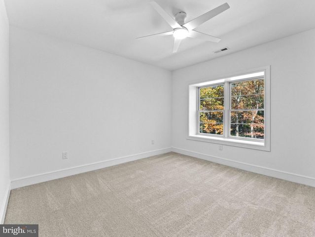 40 E CENTENNIAL DR, Medford, NJ 08055