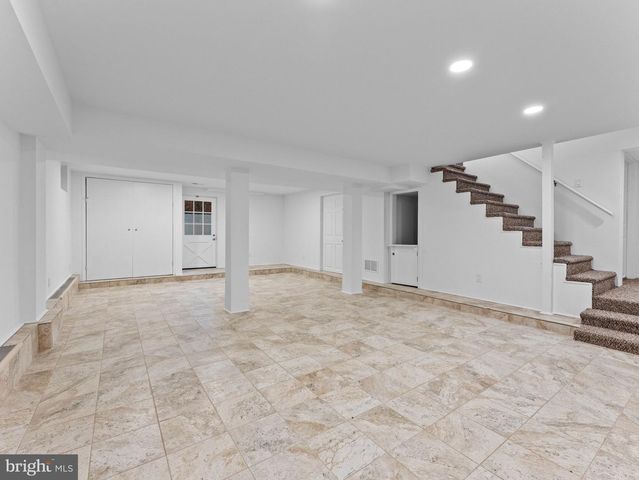 40 E CENTENNIAL DR, Medford, NJ 08055