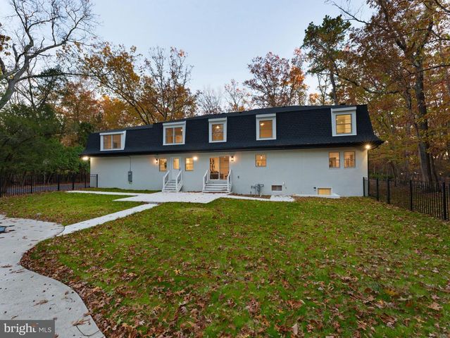 40 E CENTENNIAL DR, Medford, NJ 08055