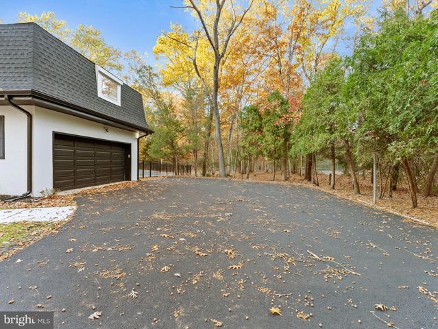 40 E CENTENNIAL DR, Medford, NJ 08055