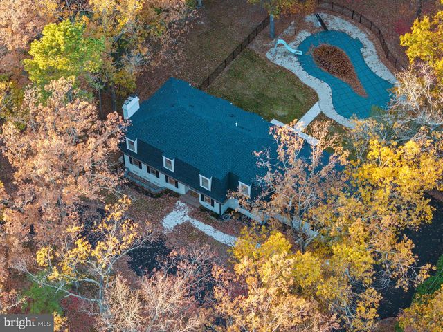 40 E CENTENNIAL DR, Medford, NJ 08055