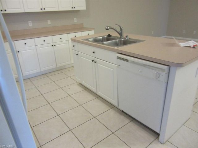 269-271 SW 4th ST, Cape Coral, FL 33991