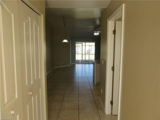 269-271 SW 4th ST, Cape Coral, FL 33991