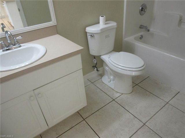 269-271 SW 4th ST, Cape Coral, FL 33991