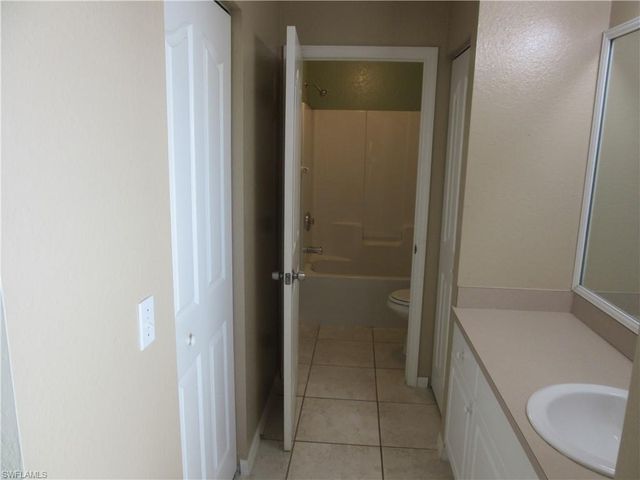 269-271 SW 4th ST, Cape Coral, FL 33991