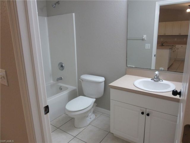 269-271 SW 4th ST, Cape Coral, FL 33991