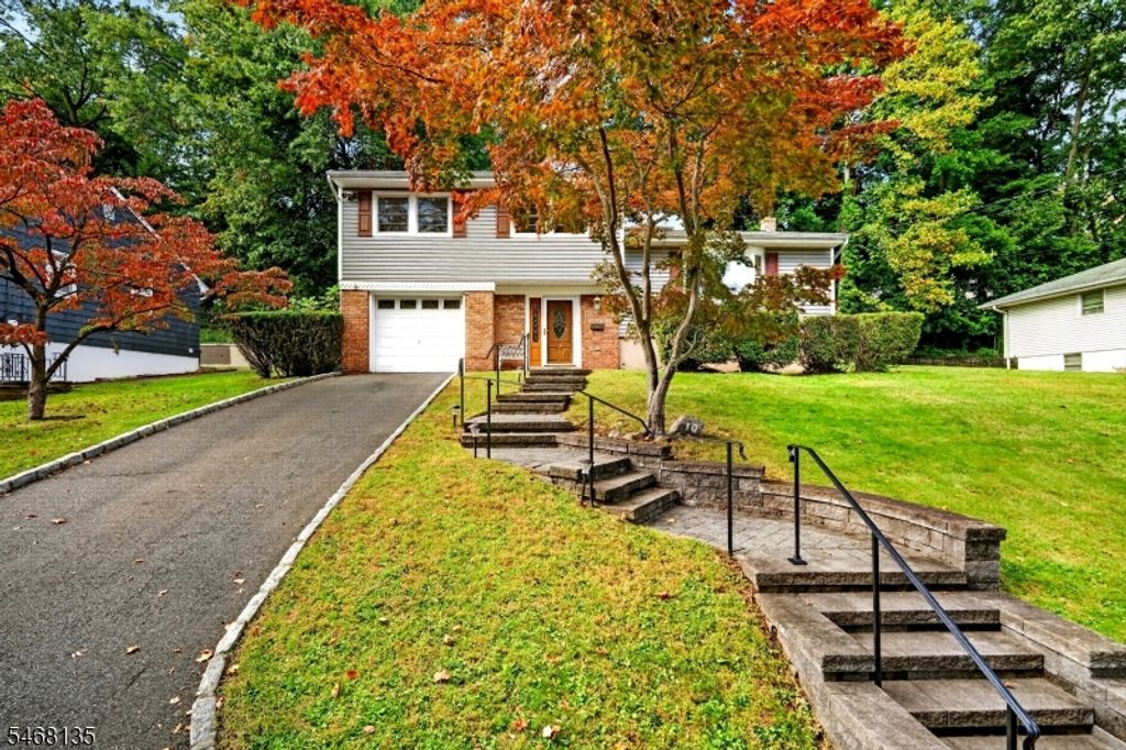 10 Hasbrouck Ave, Emerson Boro, NJ 07630 — photo 2