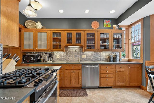 1204 Rugby Road, Schenectady, NY 12308