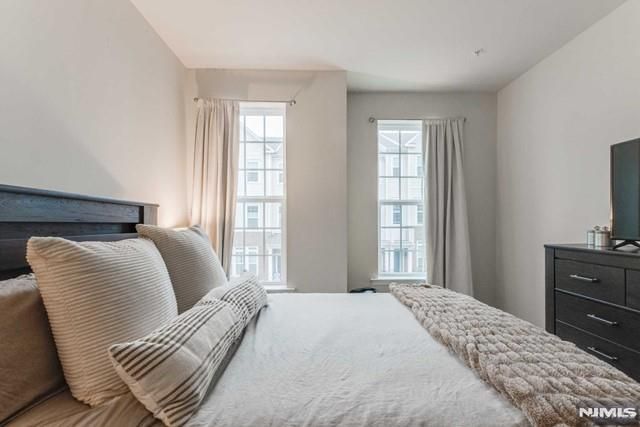 22 Veterans Drive, Wood Ridge, NJ 07075