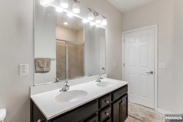 22 Veterans Drive, Wood Ridge, NJ 07075