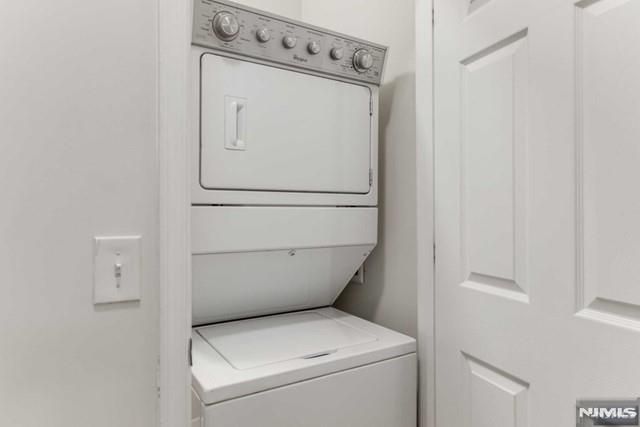 22 Veterans Drive, Wood Ridge, NJ 07075