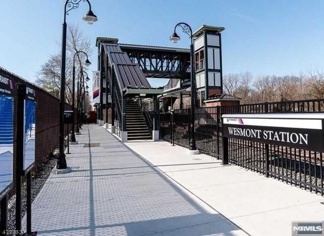 22 Veterans Drive, Wood Ridge, NJ 07075