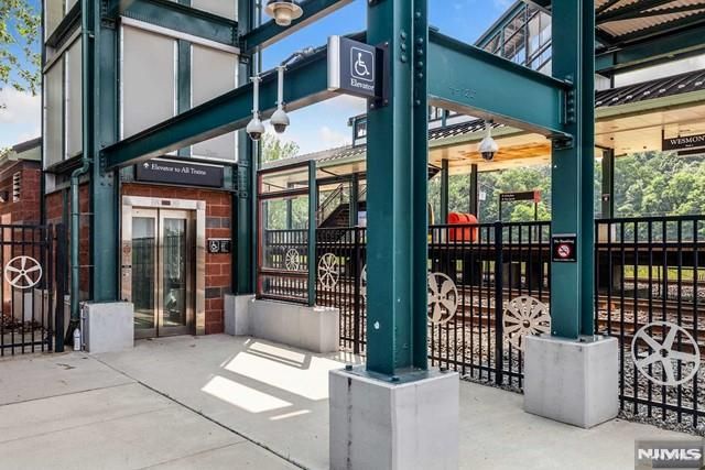 22 Veterans Drive, Wood Ridge, NJ 07075