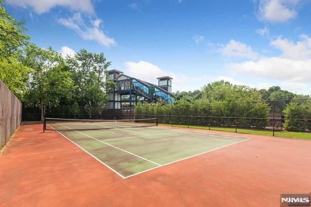 22 Veterans Drive, Wood Ridge, NJ 07075