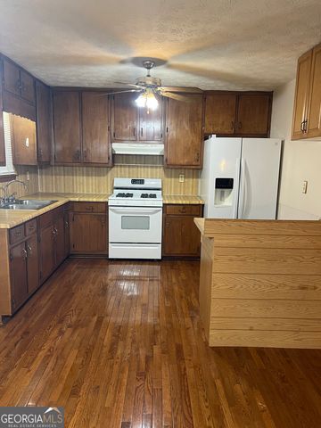 2060 Kimber Trail, Stone Mountain, GA 30088