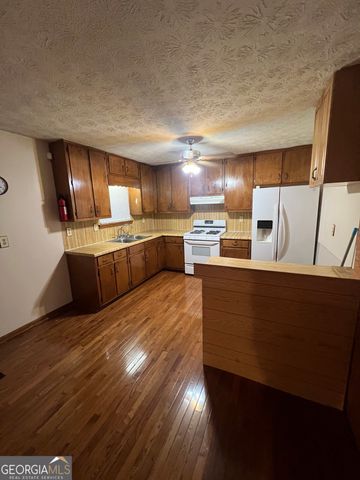 2060 Kimber Trail, Stone Mountain, GA 30088