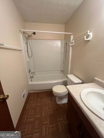2060 Kimber Trail, Stone Mountain, GA 30088