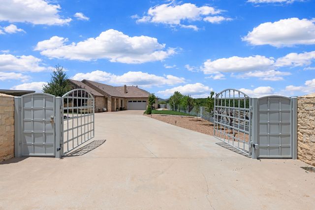 33 N. Estrellas Road, Santa Fe, NM 87507