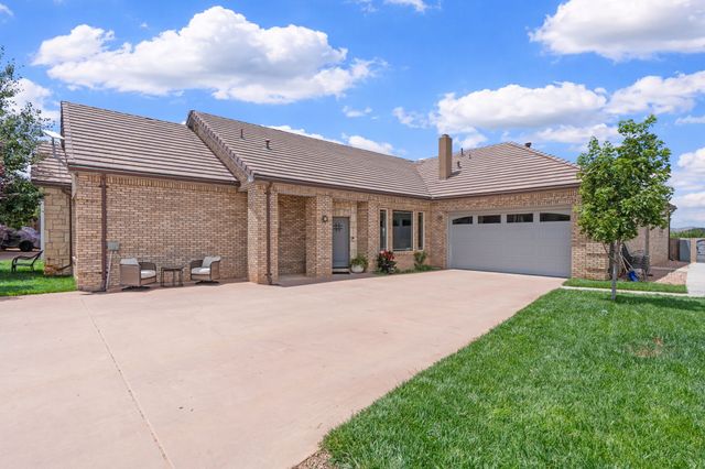 33 N. Estrellas Road, Santa Fe, NM 87507