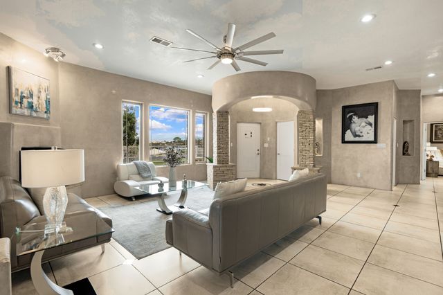 33 N. Estrellas Road, Santa Fe, NM 87507