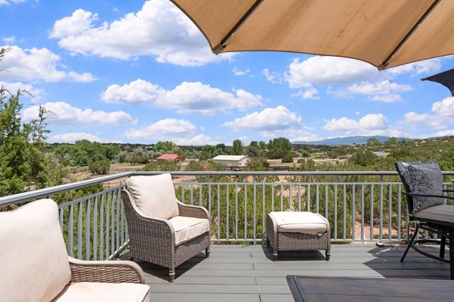 33 N. Estrellas Road, Santa Fe, NM 87507