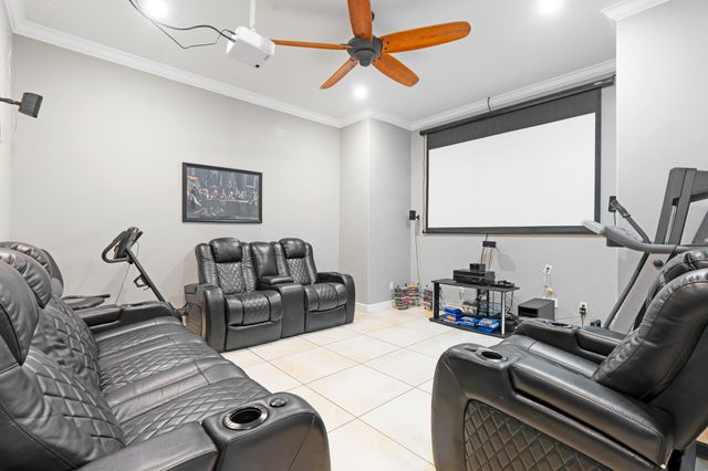 33 N. Estrellas Road, Santa Fe, NM 87507