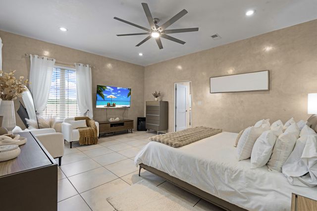 33 N. Estrellas Road, Santa Fe, NM 87507