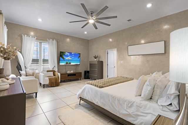 33 N. Estrellas Road, Santa Fe, NM 87507