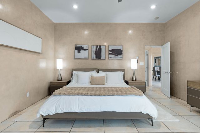 33 N. Estrellas Road, Santa Fe, NM 87507
