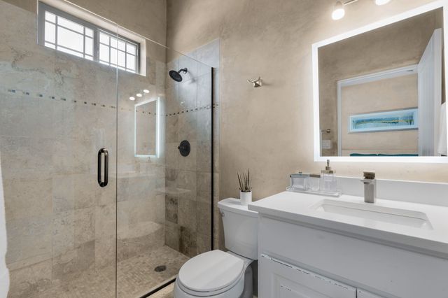 33 N. Estrellas Road, Santa Fe, NM 87507