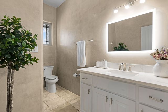 33 N. Estrellas Road, Santa Fe, NM 87507