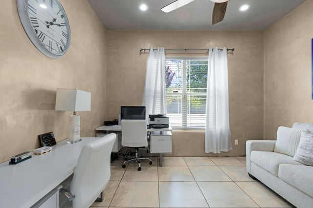 33 N. Estrellas Road, Santa Fe, NM 87507