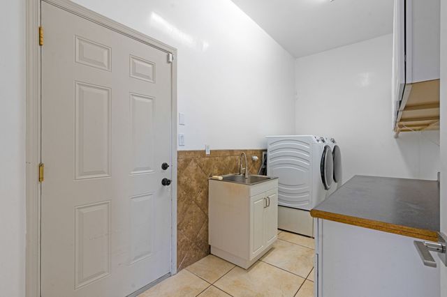 33 N. Estrellas Road, Santa Fe, NM 87507