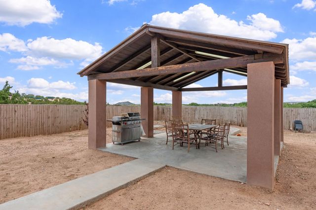 33 N. Estrellas Road, Santa Fe, NM 87507