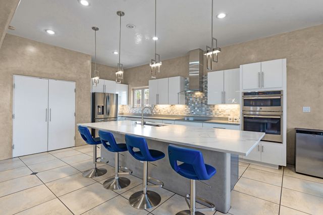 33 N. Estrellas Road, Santa Fe, NM 87507