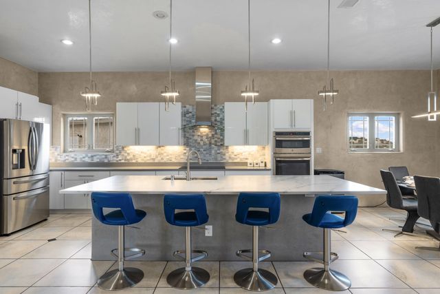 33 N. Estrellas Road, Santa Fe, NM 87507