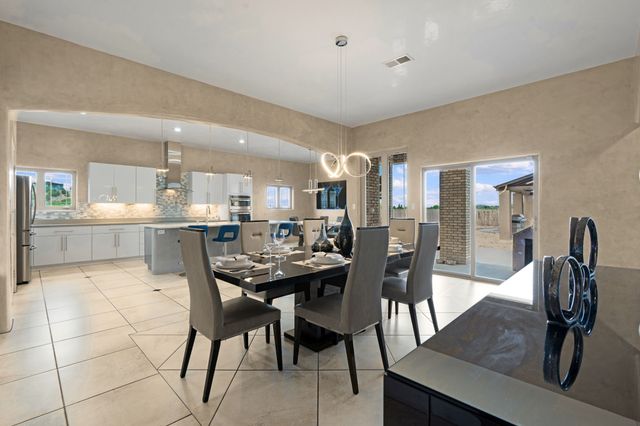 33 N. Estrellas Road, Santa Fe, NM 87507