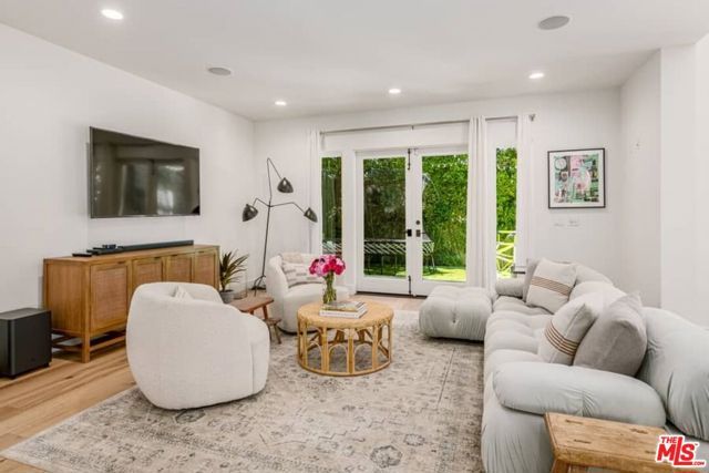 729 N Ogden Drive, Los Angeles, CA 90046