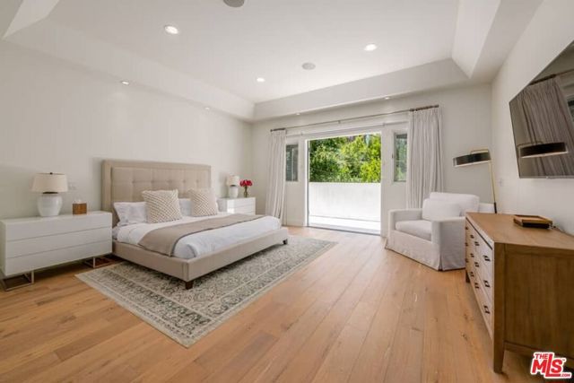 729 N Ogden Drive, Los Angeles, CA 90046